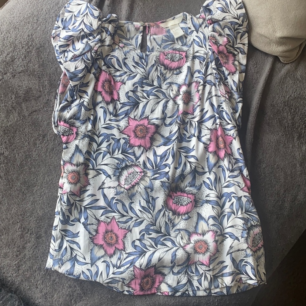 Flower dressy top with ruffle shoulders